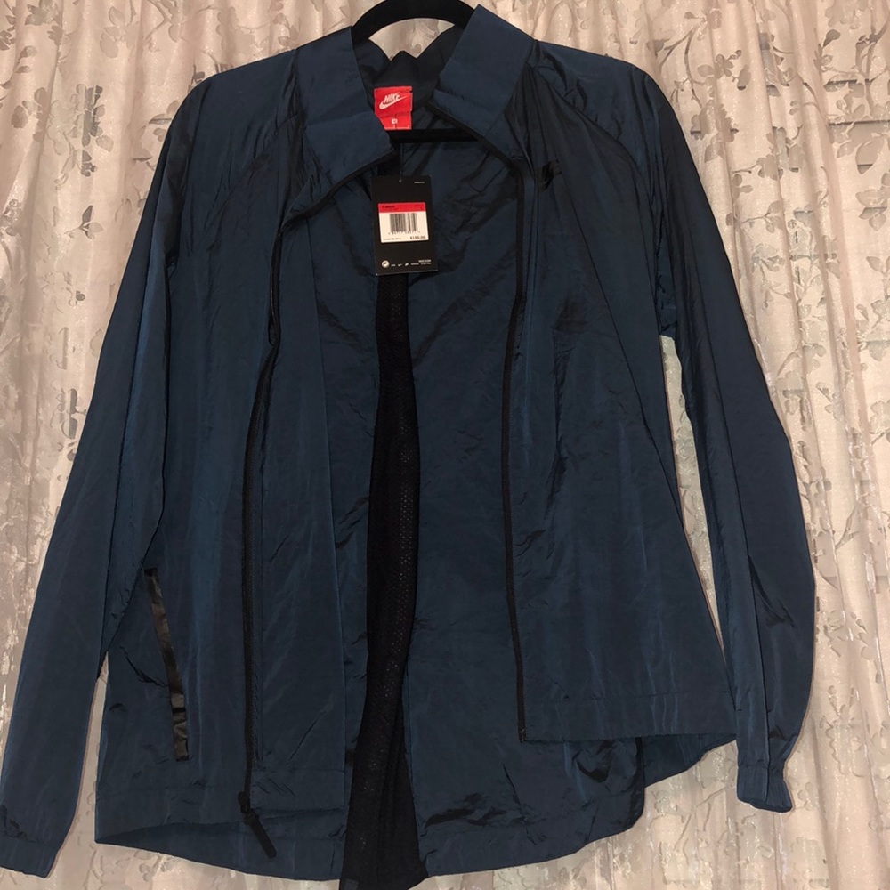 nike windbreaker